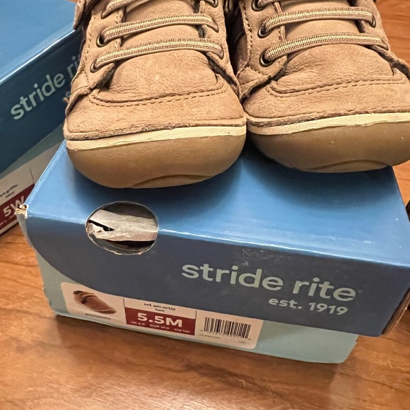 90%new - Picture 3 of 3